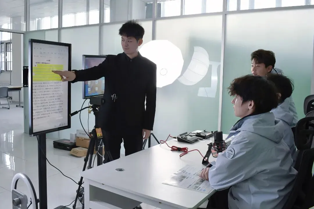 网络营销与直播电商:别再说我是“喊麦卖货”的!