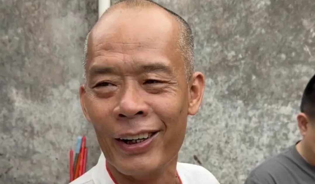 佛山“莫氏鸡煲”反向营销走红:药膳汤底祛湿,但别乱吃!