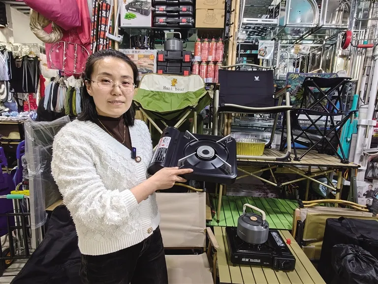 春风吹热户外用品市场 兰州门店迎来销售“早春”