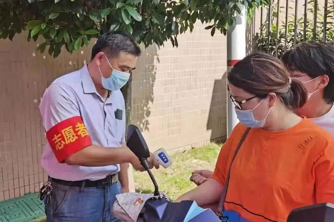 启东市市场监管局——突出党建引领 凝聚为民合力