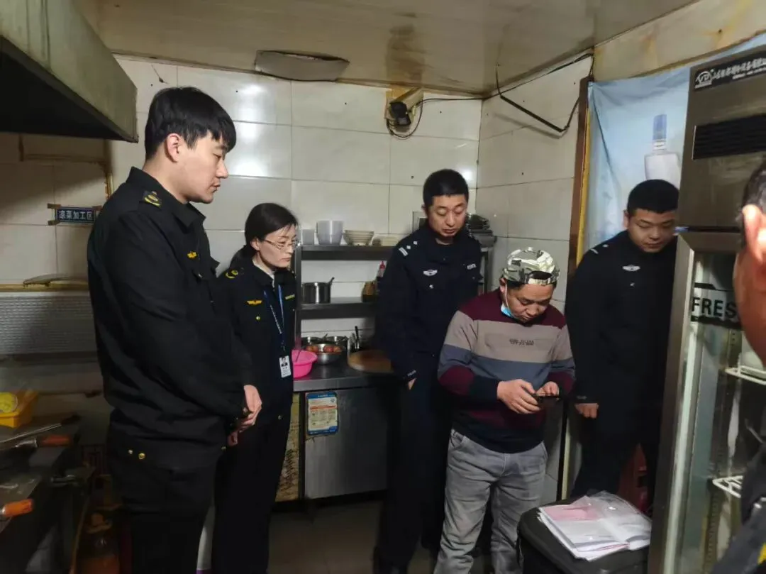 区市场监管局联合公安蓟州分局开展网络餐饮食品安全和制售假劣肉制品专项执法行动