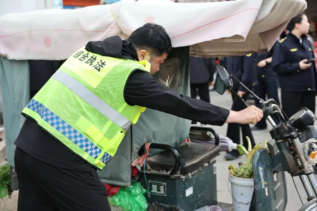 鹿鹤市场南端道路“通”了!
