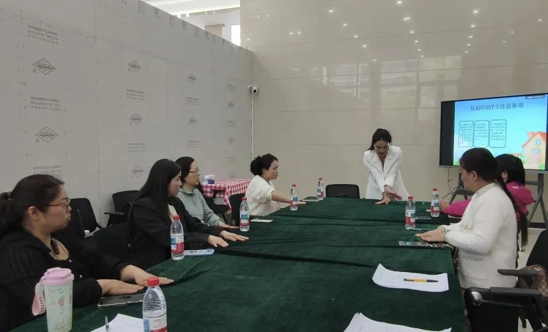 考培融合 | 康桥街道零工市场这场育婴师培训,让宝妈们直呼“太实用”!