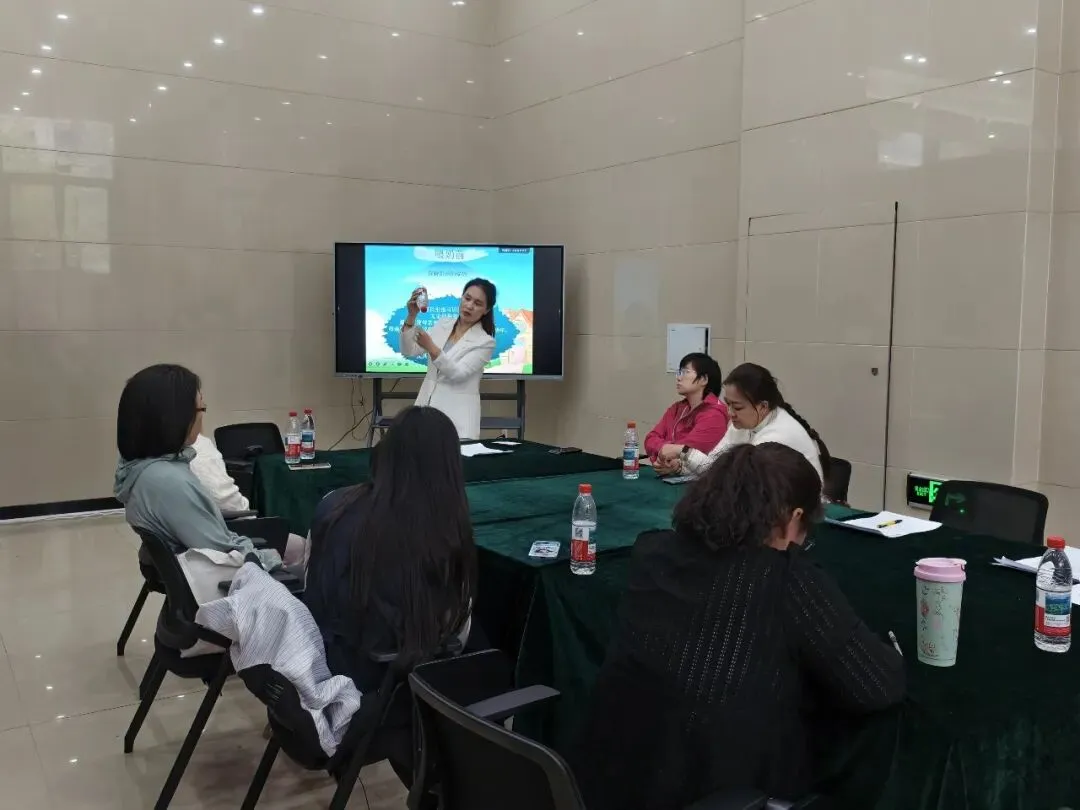 考培融合 | 康桥街道零工市场这场育婴师培训,让宝妈们直呼“太实用”!