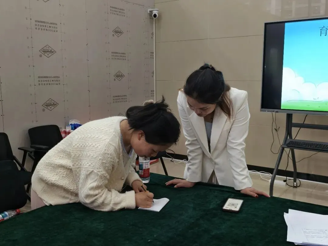 考培融合 | 康桥街道零工市场这场育婴师培训,让宝妈们直呼“太实用”!