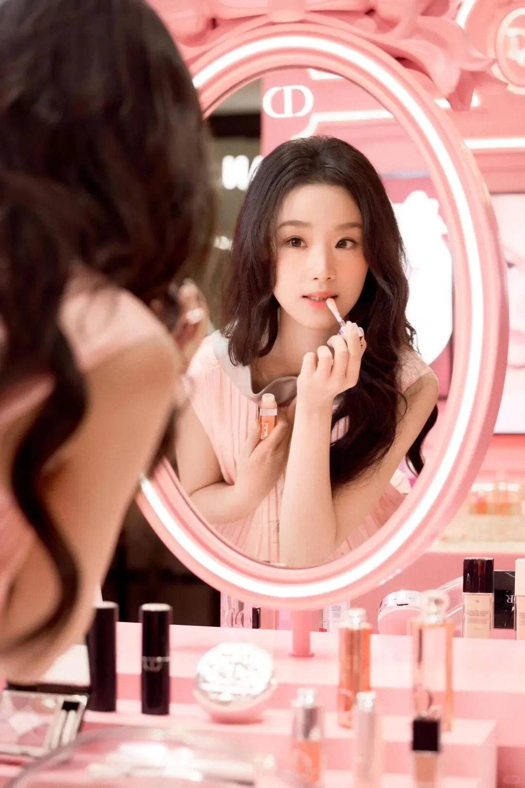 不打烊艺术周刊第23期:这个春天,品牌营销集体“不务正业”