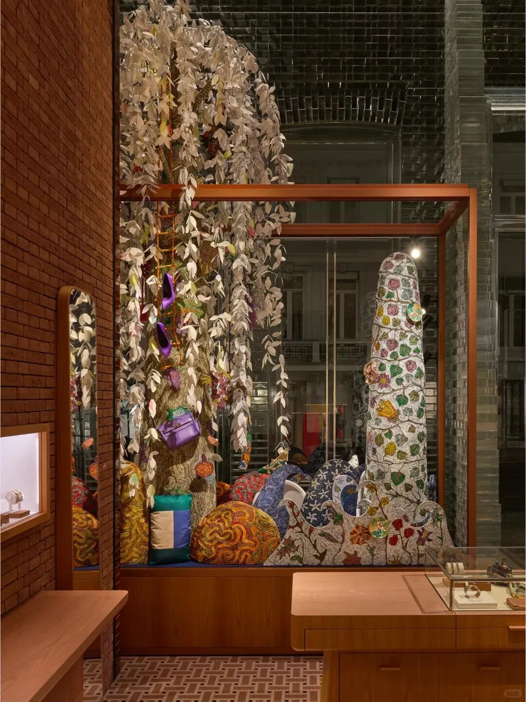 不打烊艺术周刊第23期:这个春天,品牌营销集体“不务正业”