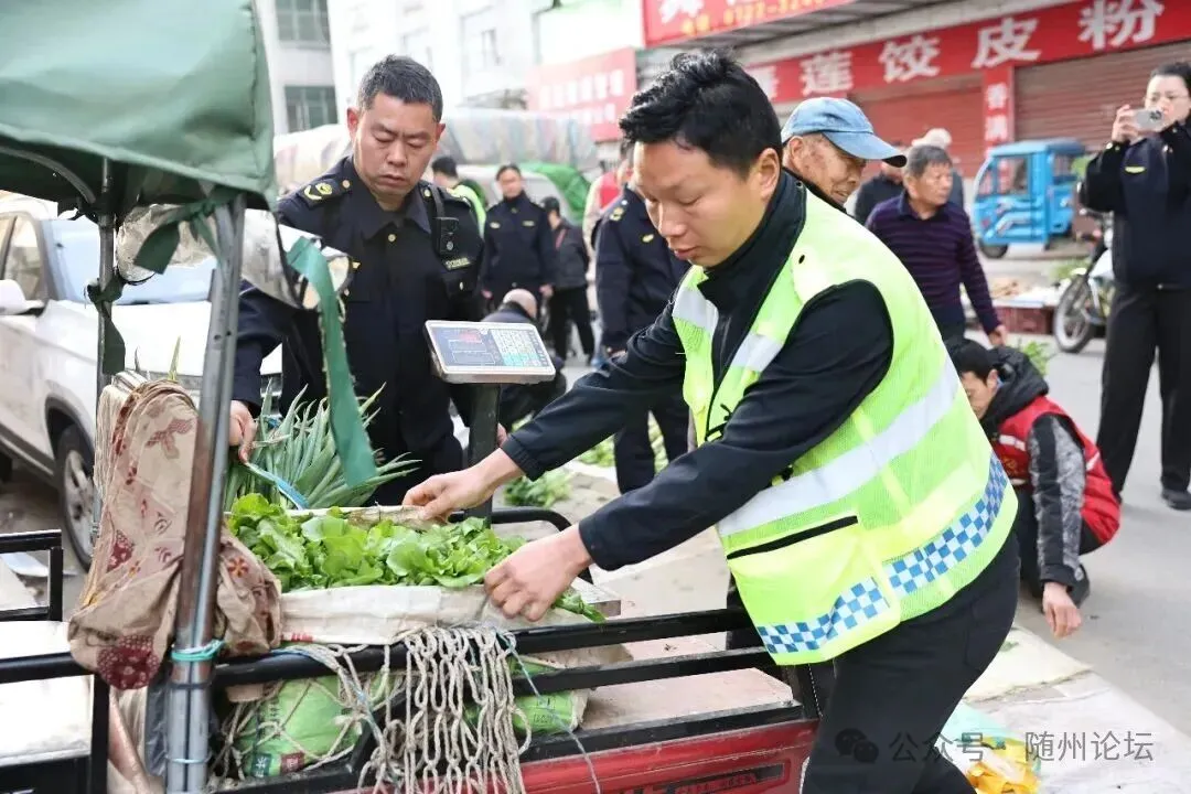 终于不堵了!鹿鹤市场南端道路大变样