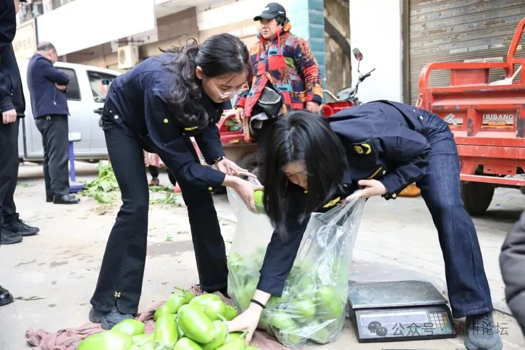 终于不堵了!鹿鹤市场南端道路大变样