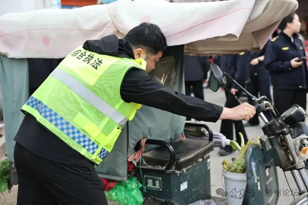 终于不堵了!鹿鹤市场南端道路大变样