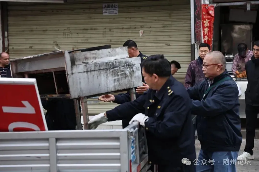 终于不堵了!鹿鹤市场南端道路大变样