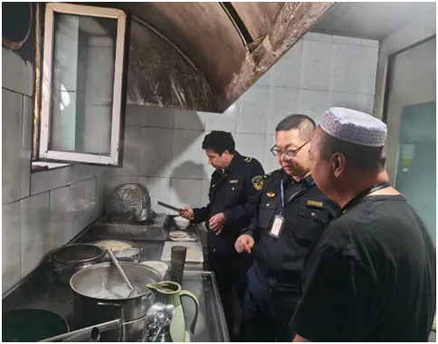 博格达尔市场监管所靠前发力同心护旅守安全