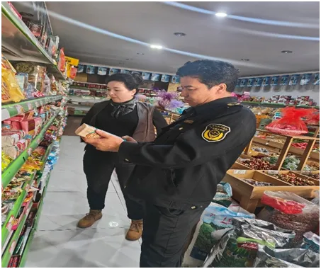 博格达尔市场监管所靠前发力同心护旅守安全