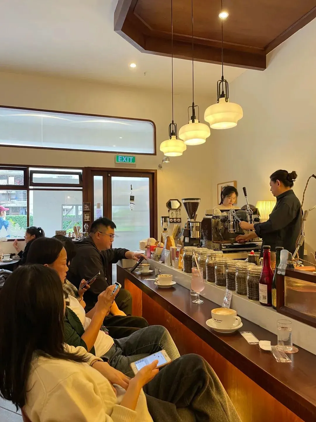 不花一分钱营销,全靠熟客拉熟客:社区咖啡店的“人情味”模式能复制吗?