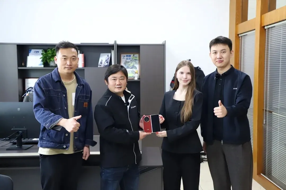 张雪换荣耀 Magic V6:不是营销,是两个 “死磕派” 的双向奔赴