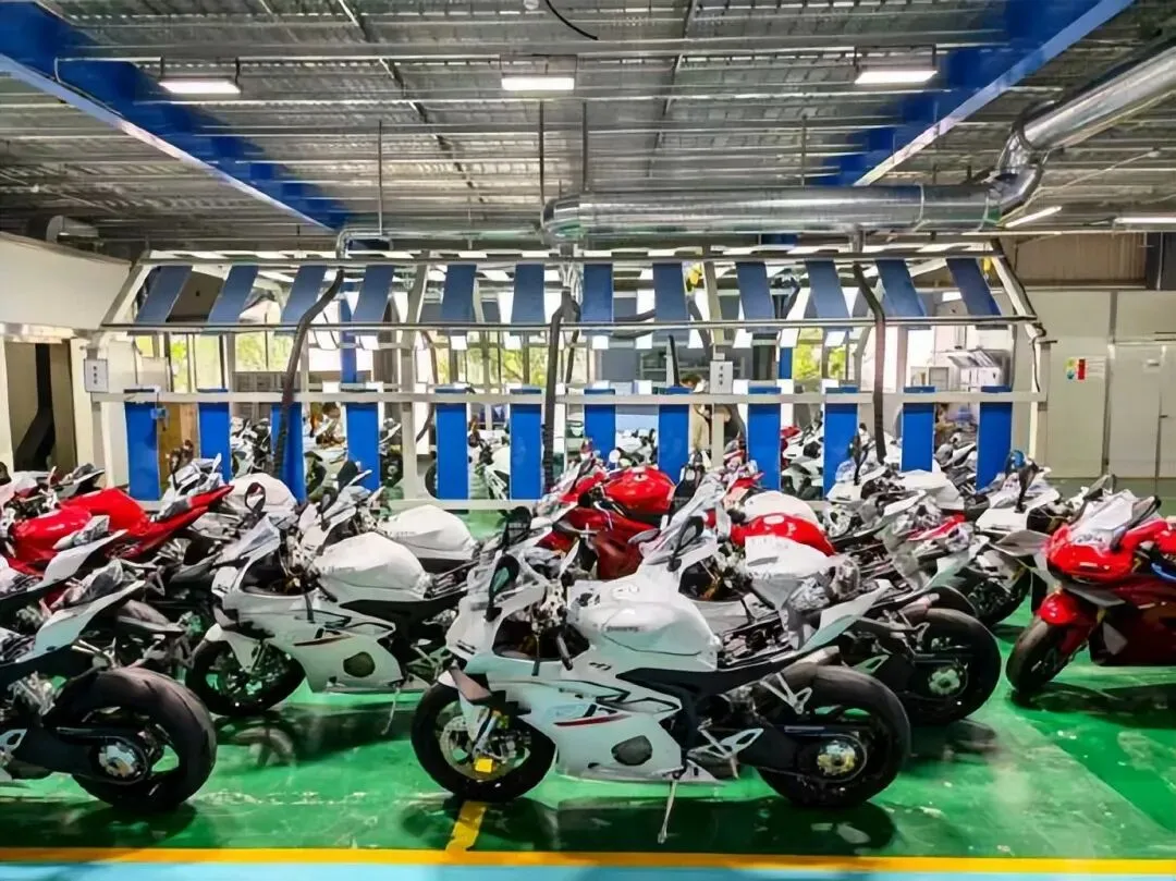 张雪换荣耀 Magic V6:不是营销,是两个 “死磕派” 的双向奔赴