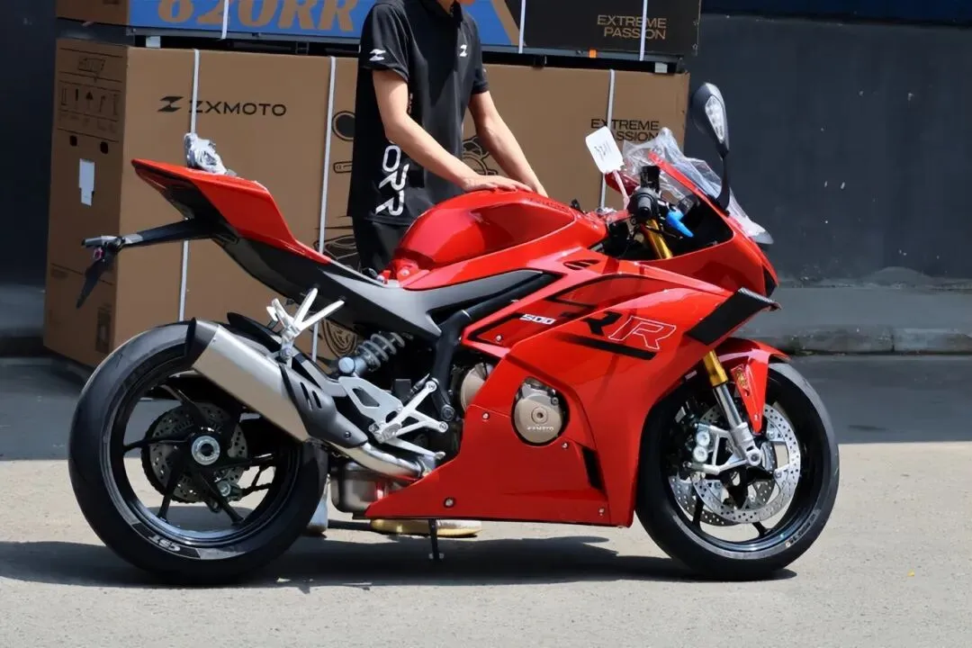 张雪换荣耀 Magic V6:不是营销,是两个 “死磕派” 的双向奔赴