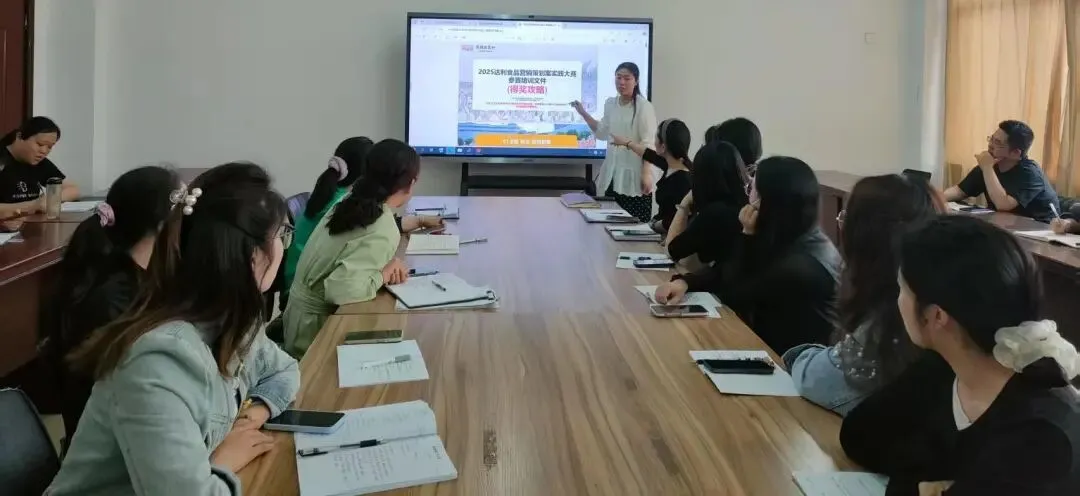 艺术设计学院联合可比克举办校园营销策划案实践活动