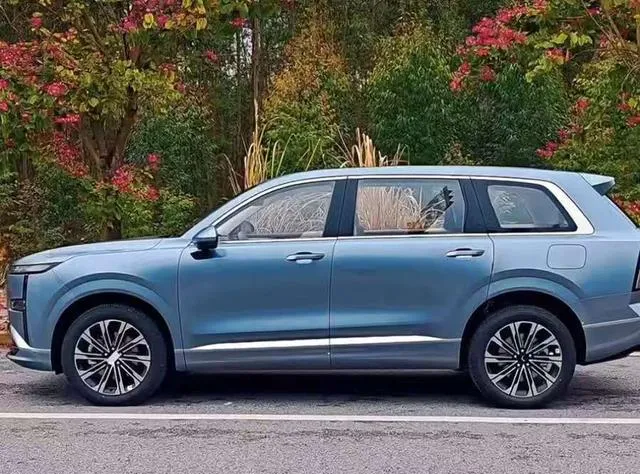 10 万级大六座要颠覆市场?五菱版 “理想” 来了?星光 L PHEV 登场