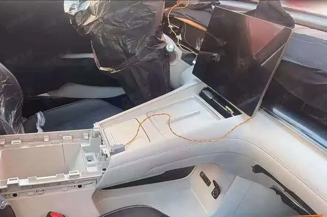 10 万级大六座要颠覆市场?五菱版 “理想” 来了?星光 L PHEV 登场