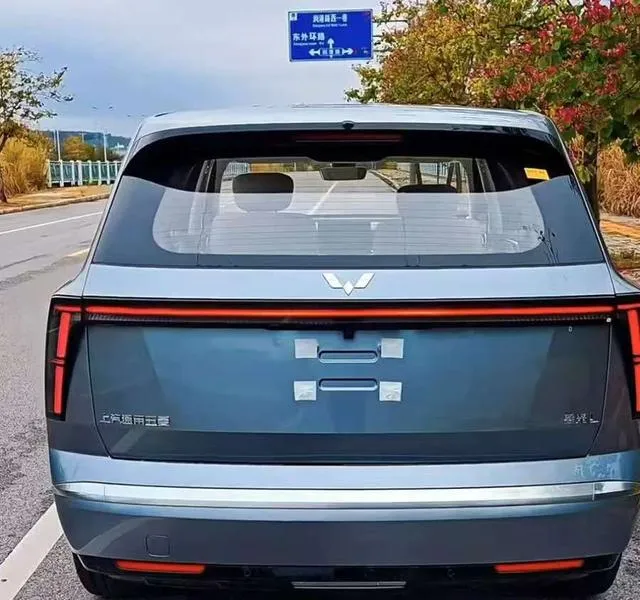 10 万级大六座要颠覆市场?五菱版 “理想” 来了?星光 L PHEV 登场