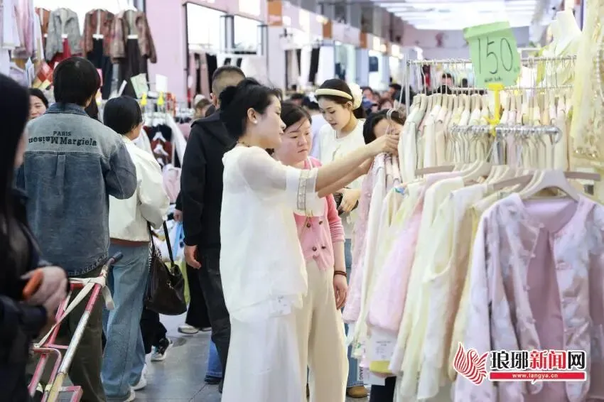 “商文旅”加速融合 市场假日消费活力迸发