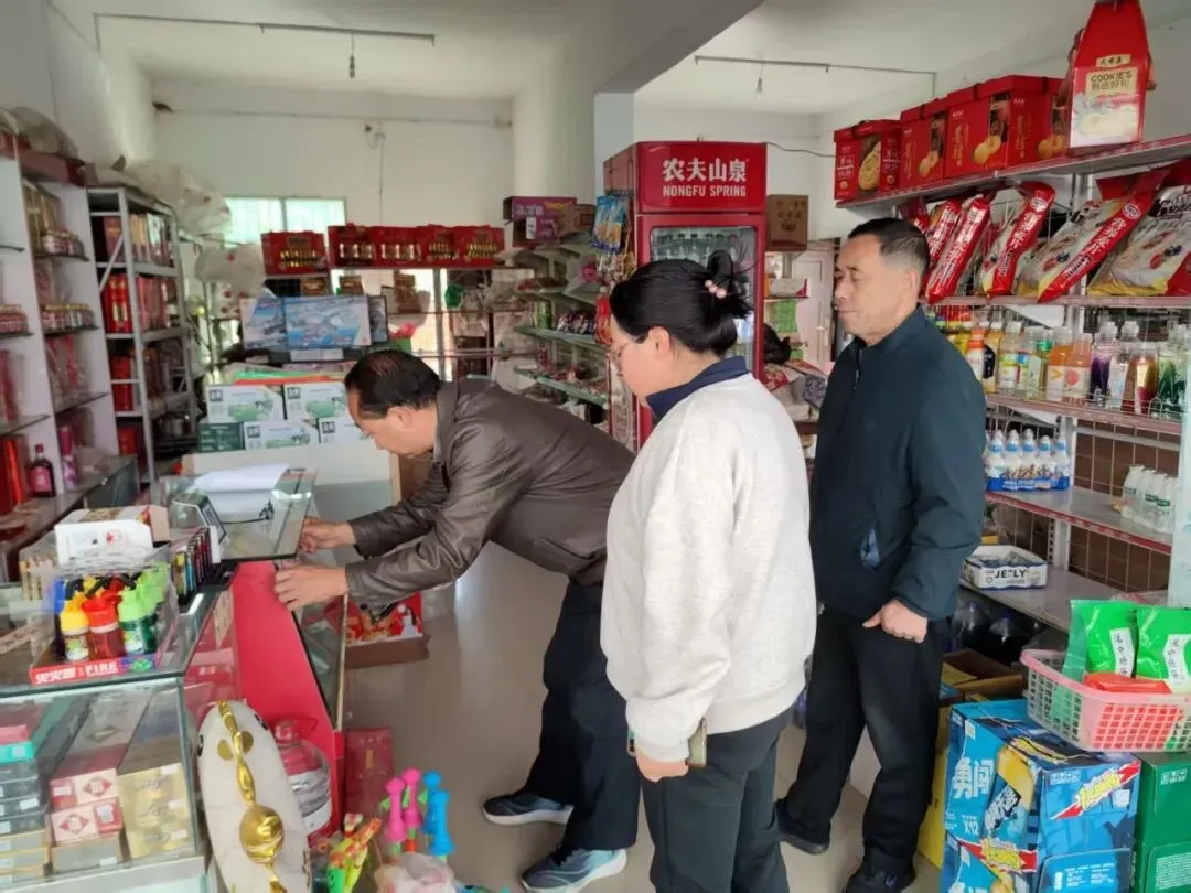 四月春暖花正开 市监护航迎客来——法镇市场监管所开展春季旅游专项整治行动