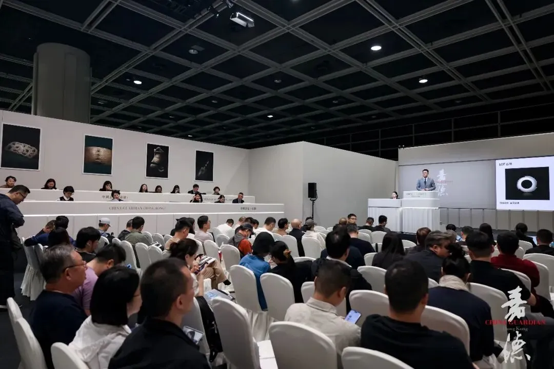 【嘉德香港•春拍】领跑市场丨瓷器工艺品五大专场总揽3.3亿港元!