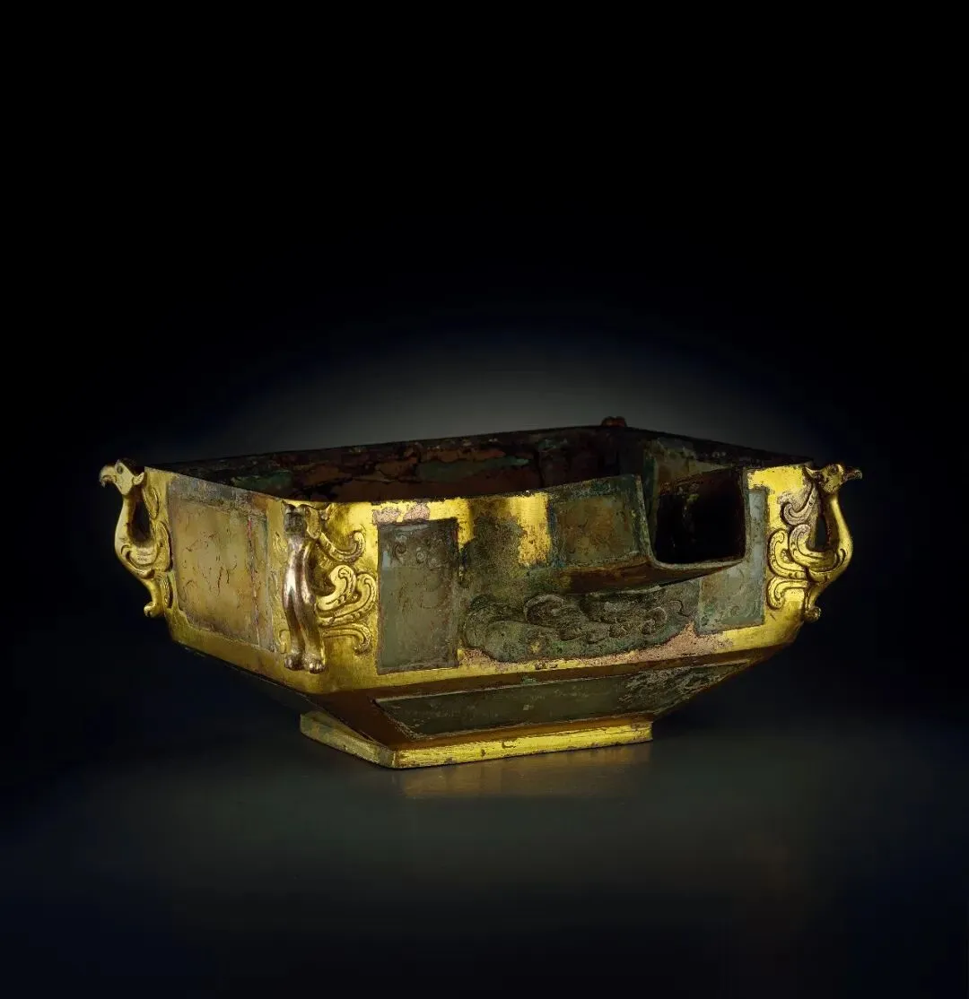 【嘉德香港•春拍】领跑市场丨瓷器工艺品五大专场总揽3.3亿港元!