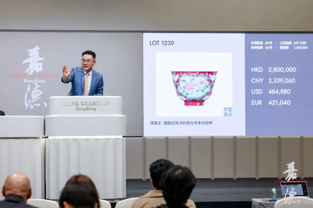 【嘉德香港•春拍】领跑市场丨瓷器工艺品五大专场总揽3.3亿港元!