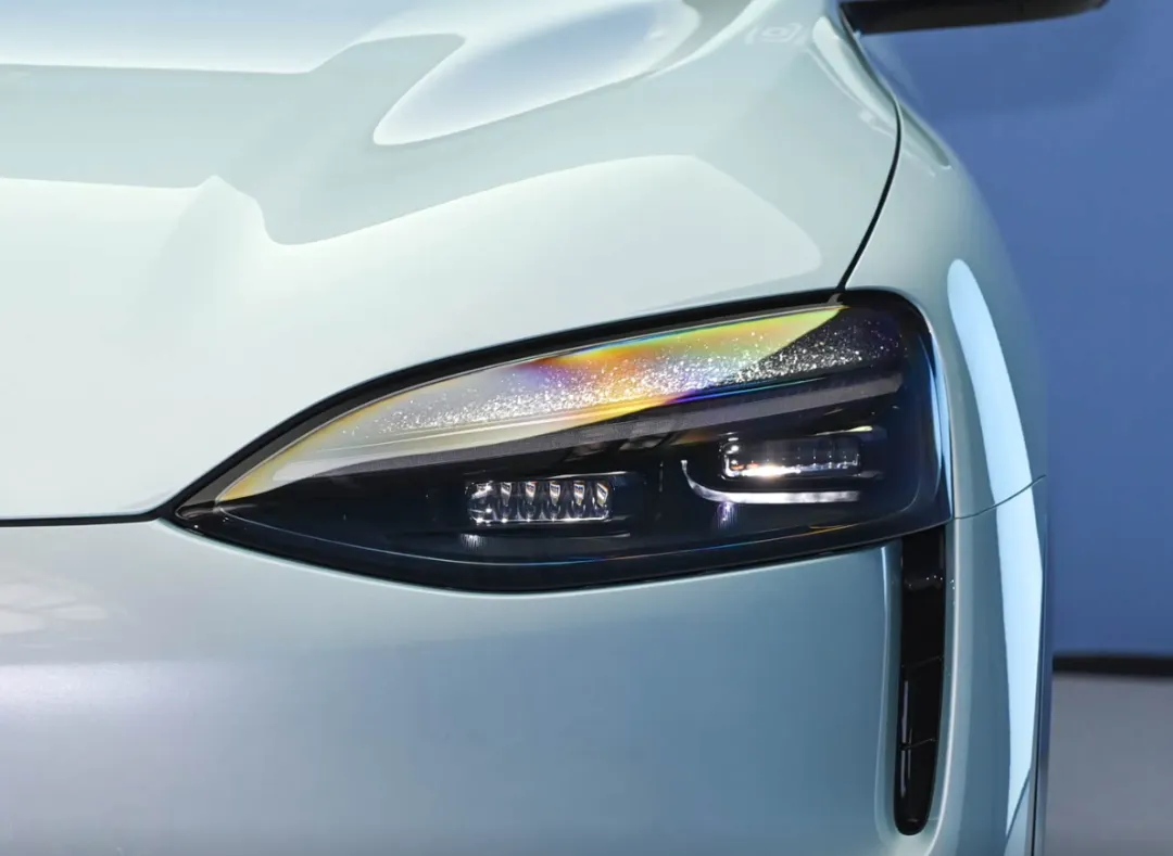 24小时订单突破6万,问界M6提前锁定市场黑马?比理想L6强在哪?