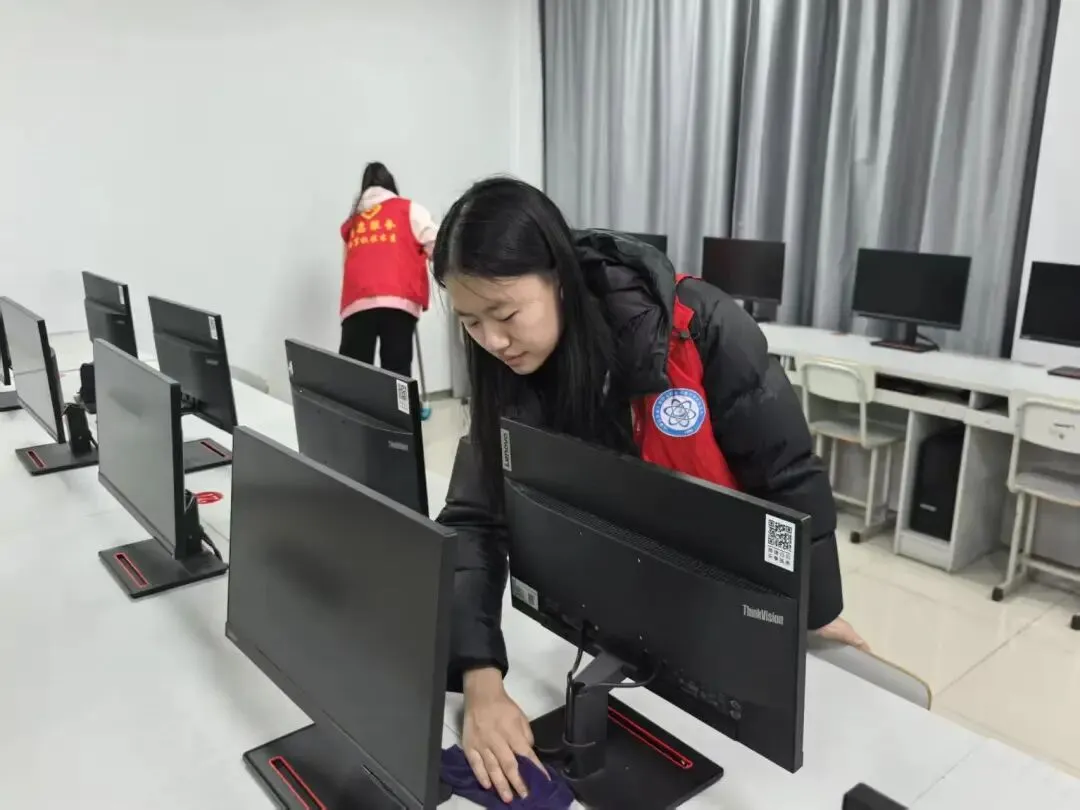 学院计算机技术系开展了“青春践志愿,劳动铸担当”志愿服务活动