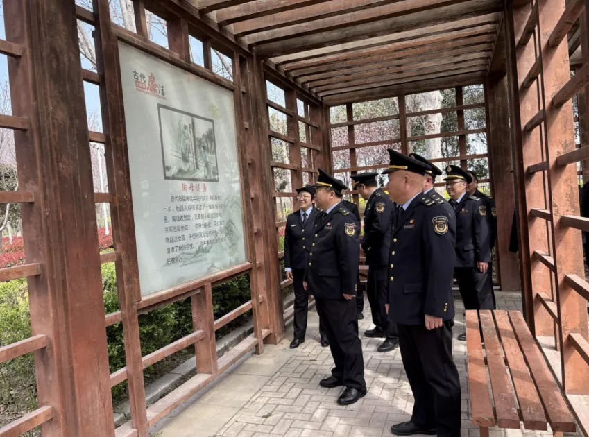 周口市市场监督管理局港航分局开展“监管为民 清廉高效”主题党日