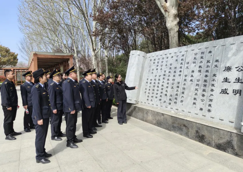 周口市市场监督管理局港航分局开展“监管为民 清廉高效”主题党日