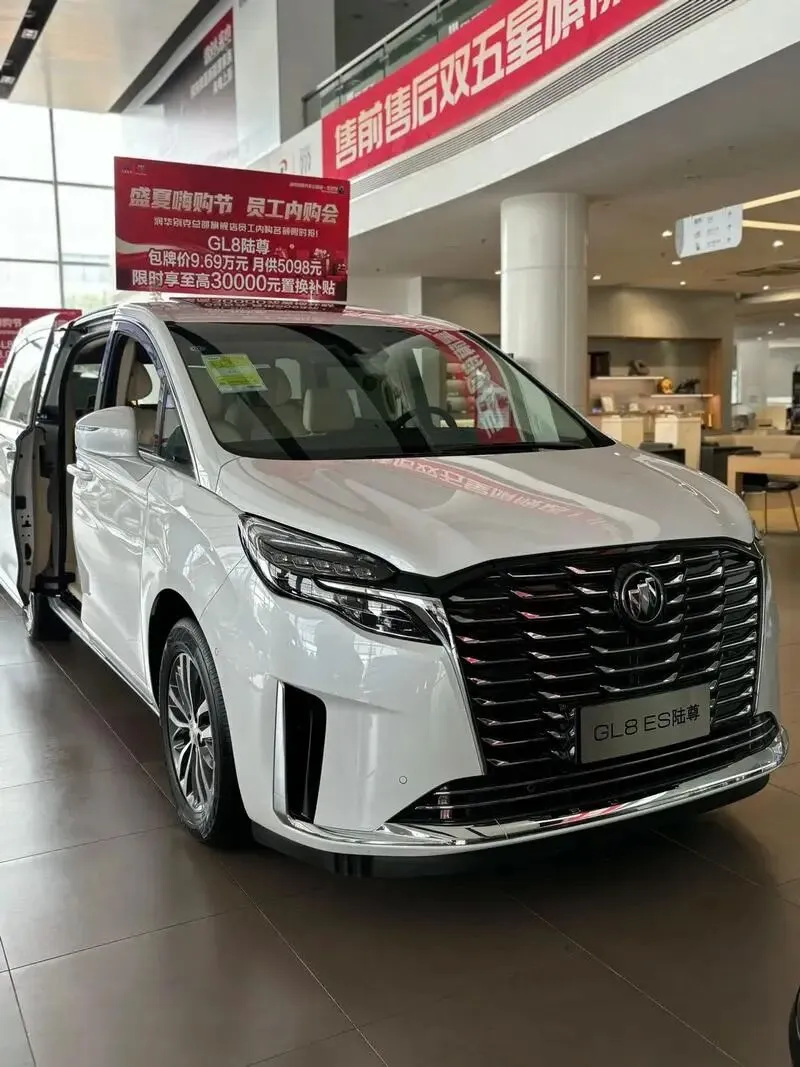 赛那卖爆了,GL8有点绷不住了,MPV市场真变了.