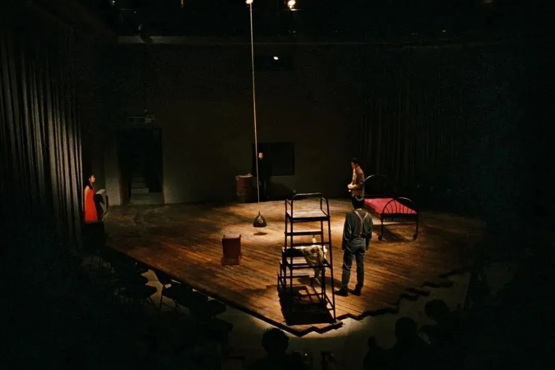 演出营销大变样!小剧场用微短剧预告涨粉,播放量轻松破百万