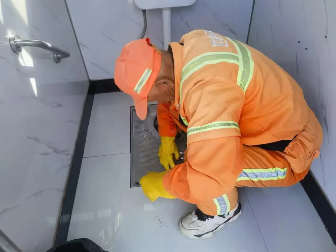 【世基环境】整治市场烟火环境 ,强化作业安全意识!