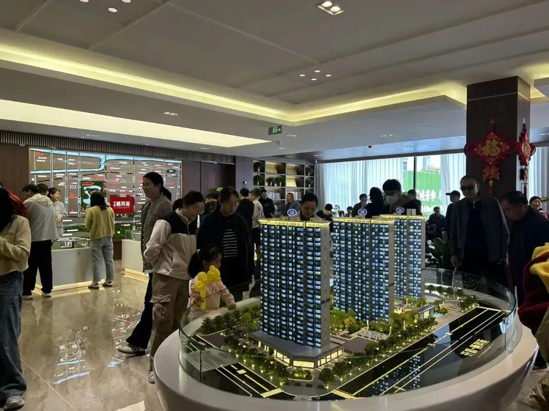 栖凤苑营销中心荣耀绽放,全城共鉴美好新篇!