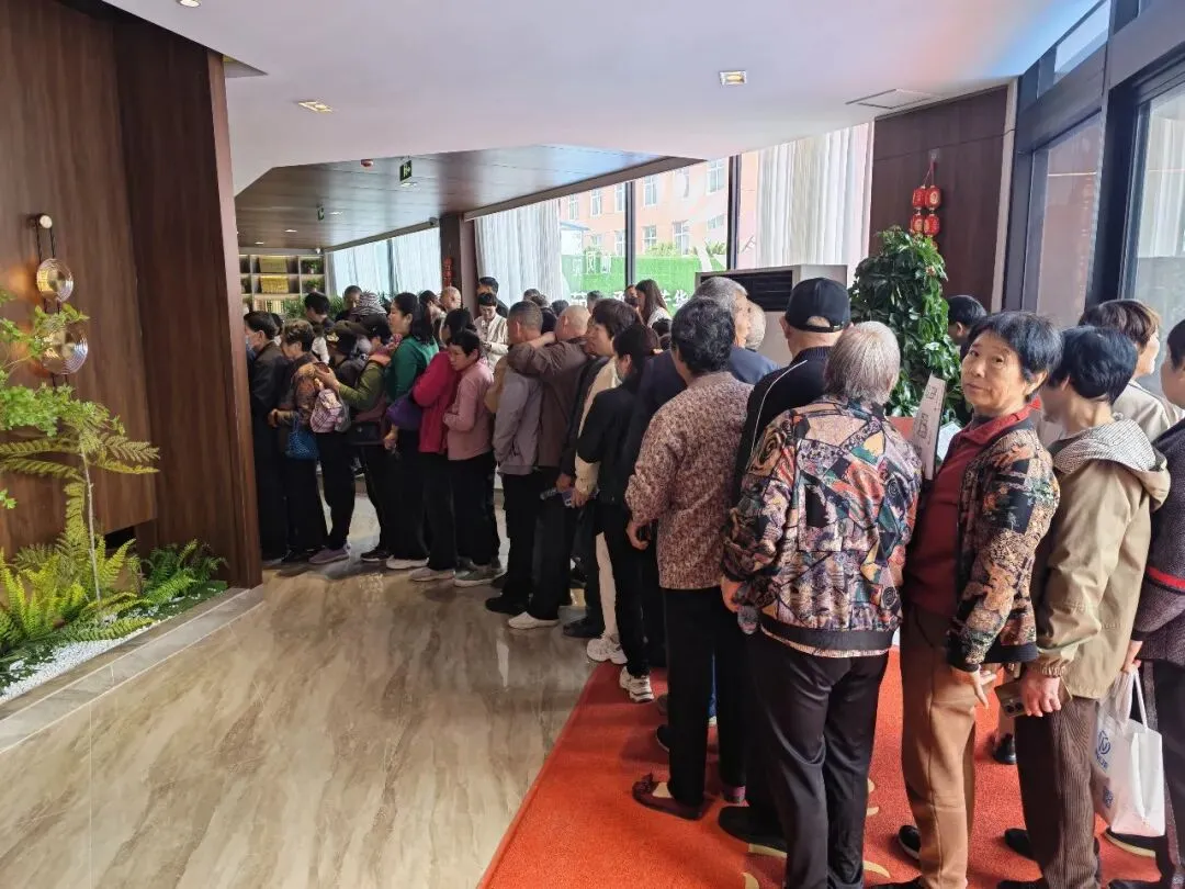 栖凤苑营销中心荣耀绽放,全城共鉴美好新篇!