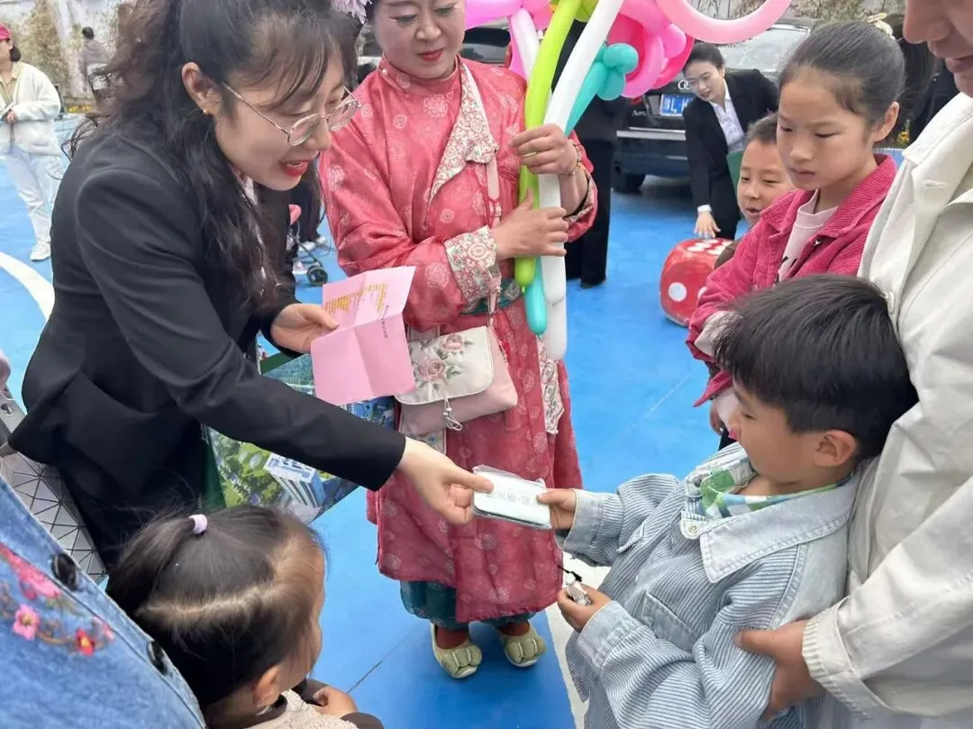 栖凤苑营销中心荣耀绽放,全城共鉴美好新篇!