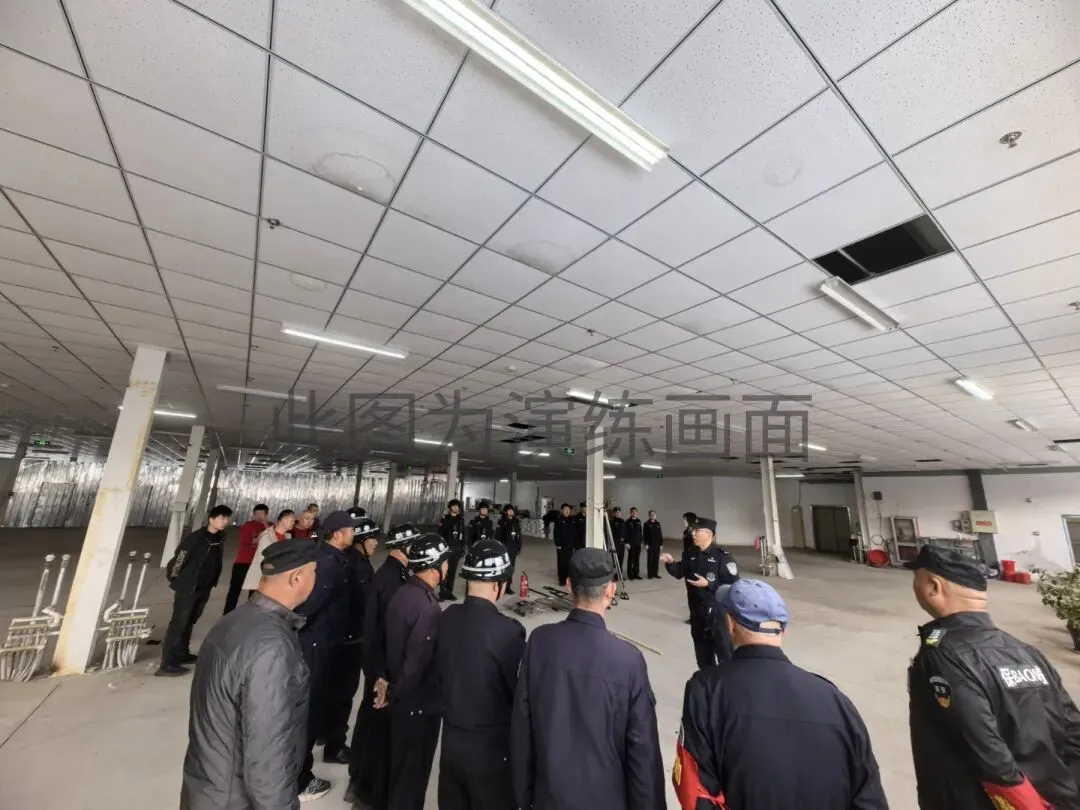 筑牢市场安全防线 提升应急处突能力——新城区公安分局开展防暴培训演练