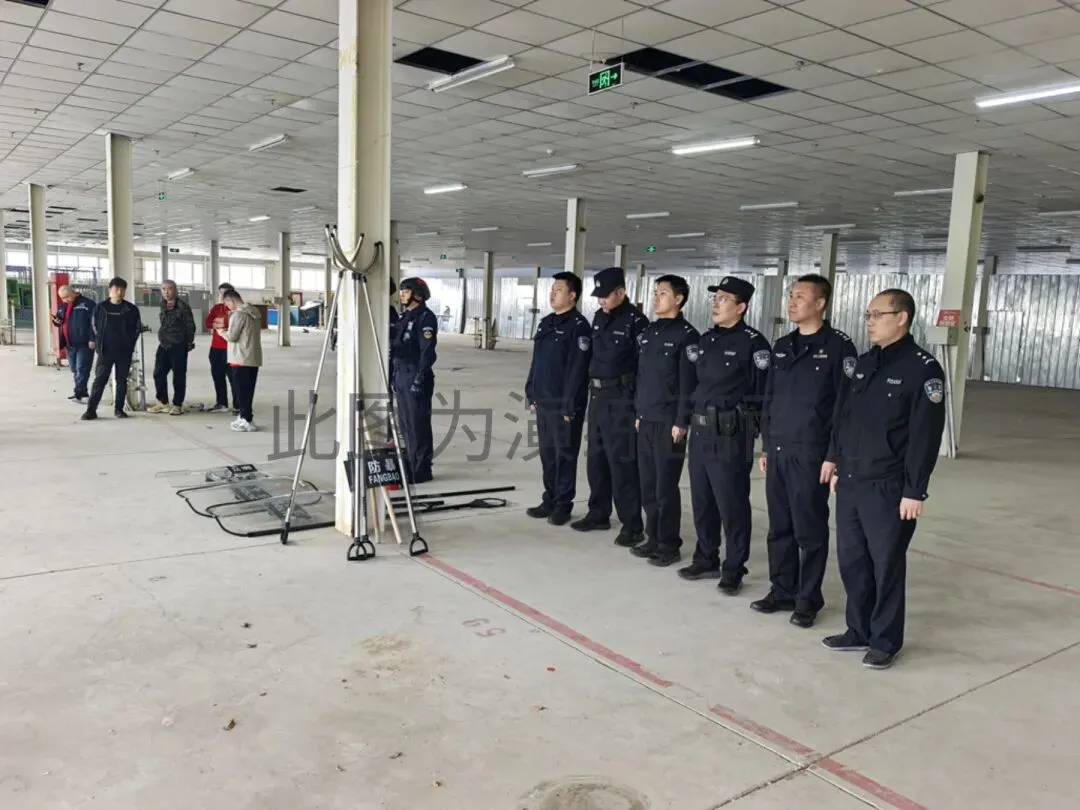 筑牢市场安全防线 提升应急处突能力——新城区公安分局开展防暴培训演练