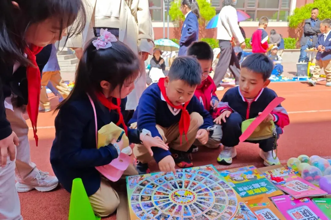 数趣市集・智汇跳蚤 | 金子塔跳蚤市场欢乐收官!原来人民币里藏着这么多秘密~