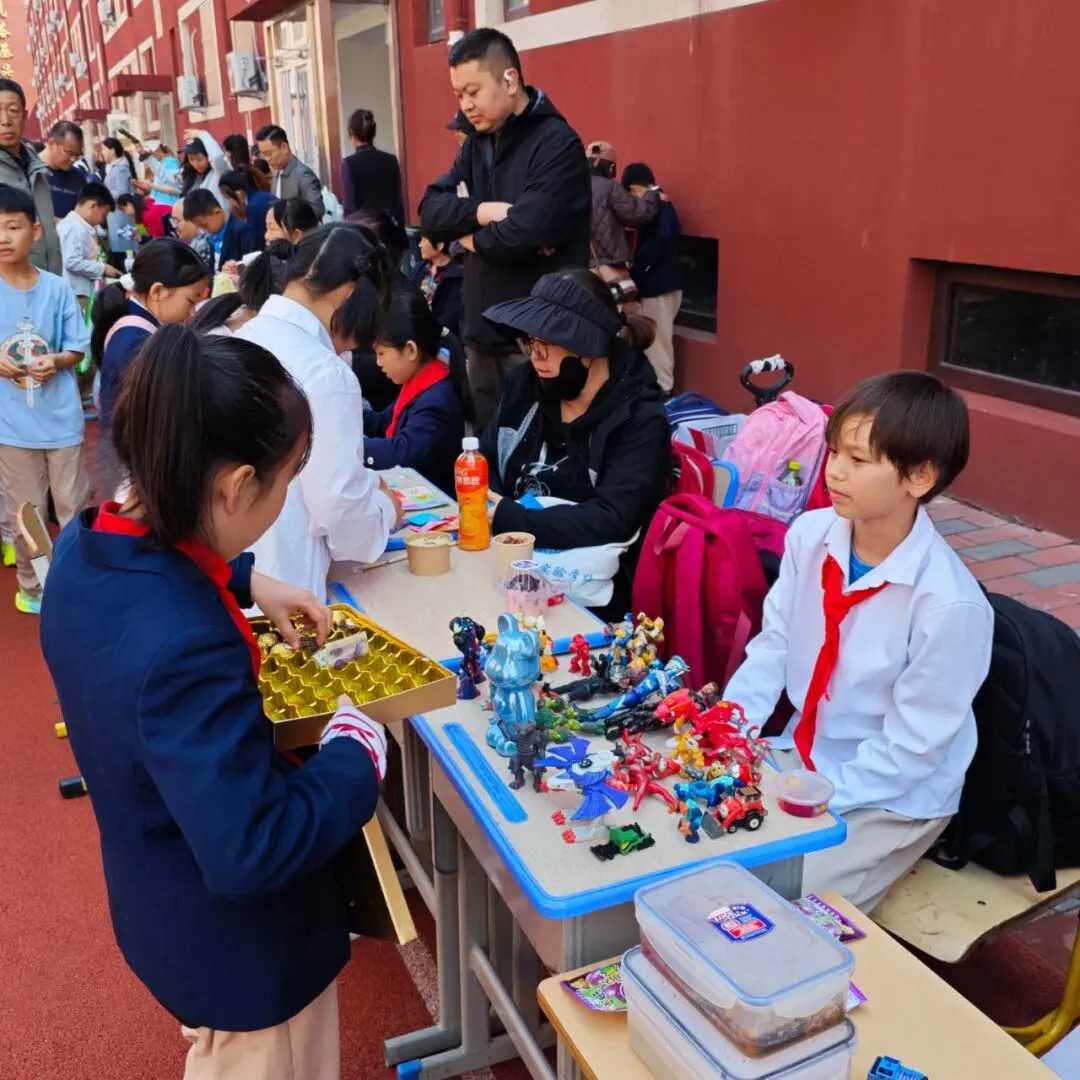 数趣市集・智汇跳蚤 | 金子塔跳蚤市场欢乐收官!原来人民币里藏着这么多秘密~