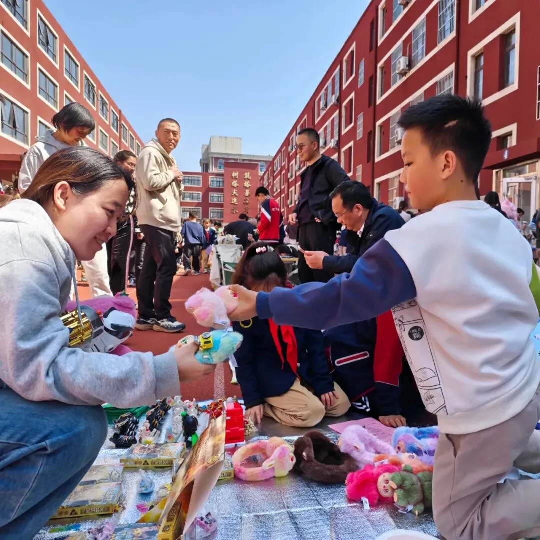 数趣市集・智汇跳蚤 | 金子塔跳蚤市场欢乐收官!原来人民币里藏着这么多秘密~