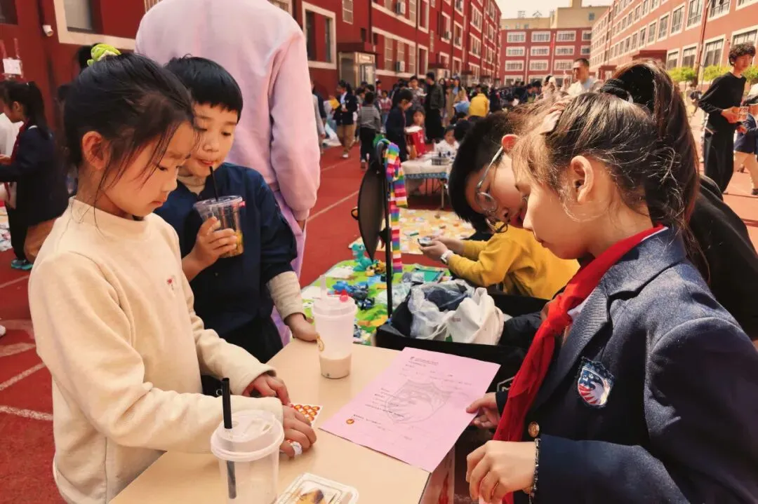 数趣市集・智汇跳蚤 | 金子塔跳蚤市场欢乐收官!原来人民币里藏着这么多秘密~