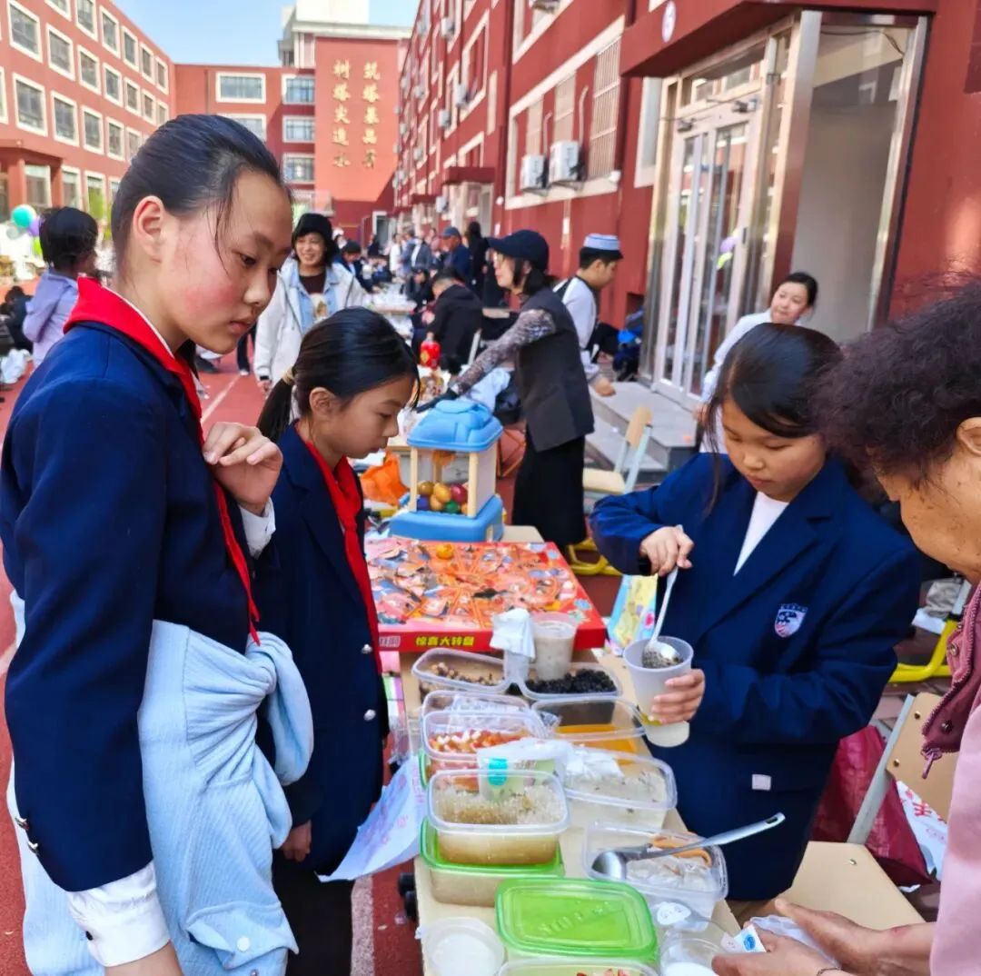 数趣市集・智汇跳蚤 | 金子塔跳蚤市场欢乐收官!原来人民币里藏着这么多秘密~