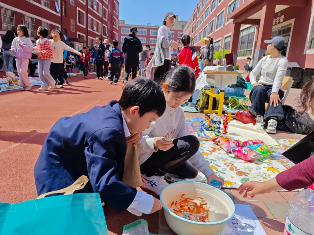 数趣市集・智汇跳蚤 | 金子塔跳蚤市场欢乐收官!原来人民币里藏着这么多秘密~