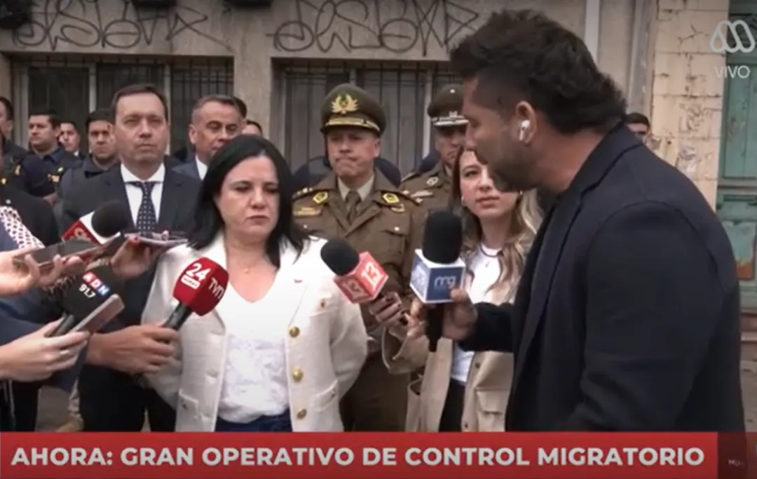 智利政府多部门在LA VEGA农贸市场联合开展大规模移民身份检查 公安部长亲自带头 部署超70名警力