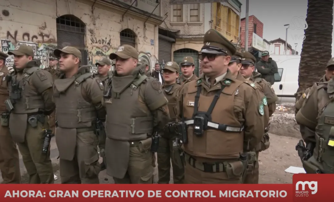 智利政府多部门在LA VEGA农贸市场联合开展大规模移民身份检查 公安部长亲自带头 部署超70名警力